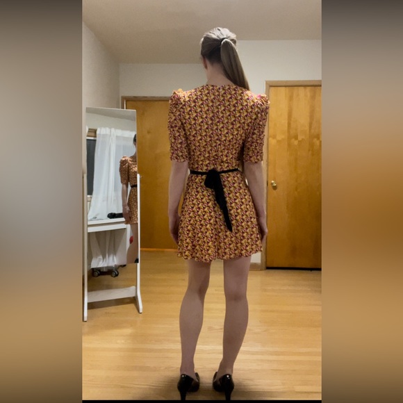 Geometric Silk Dress with Puff Sleeves - Picture 4 of 7